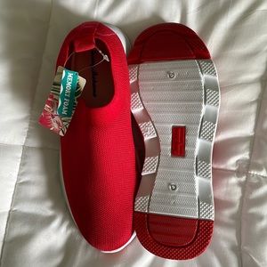 Tommy Bahama New Walking Sneaker size 9